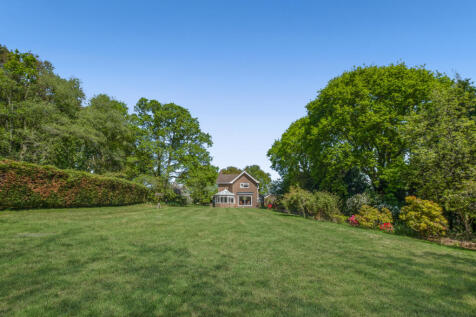 Corfe Mullen, Wimborne 3 bed detached house for sale