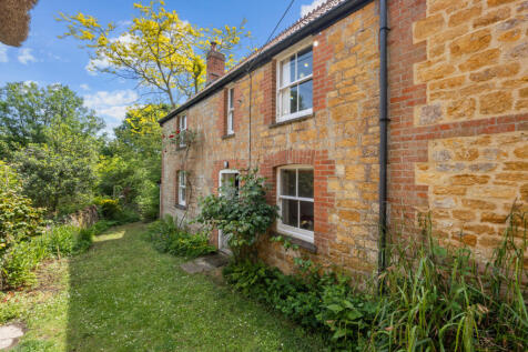 Stoke Abbott, Beaminster, Dorset 2 bed semi