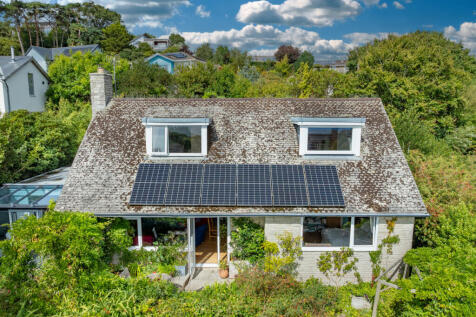 Charmouth, Bridport 3 bed detached house for sale