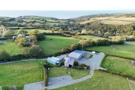 Upper Aberarth, Aberaeron, SA46 3 bed property with land for sale