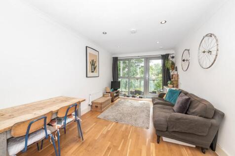 Cawnpore Street, Crystal Palace... 2 bed flat for sale