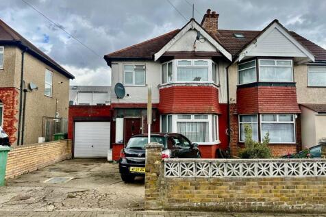 Vancouver Road, Edgware, HA8 3 bed semi