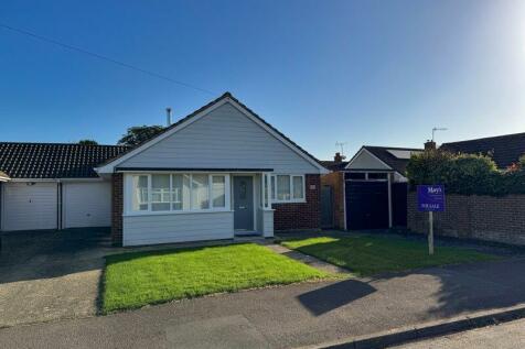 Stalham Way, Felpham 3 bed detached bungalow for sale