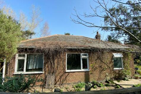 2 bedroom detached bungalow for sale