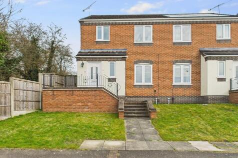 Rosewall Court, Nottingham NG5 3 bed semi