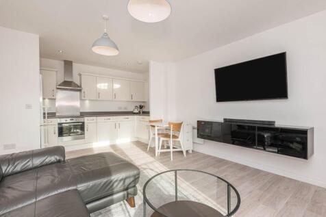 Micklewait Avenue, Wakefield WF4 2 bed apartment for sale