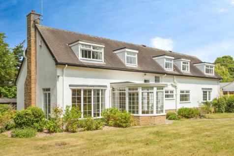 Woodthorpe Park Drive, West Yorkshire... 4 bed detached house for sale