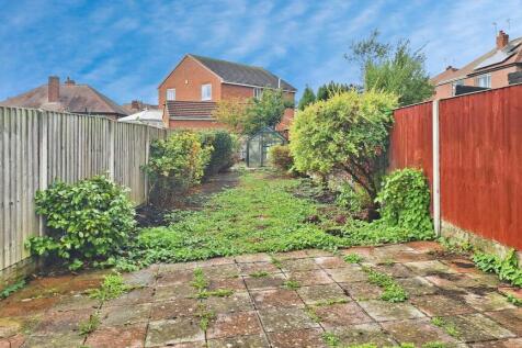 Bolus Lane, West Yorkshire WF1 3 bed end of terrace house for sale