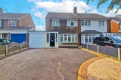 3 bedroom semi-detached house for sale