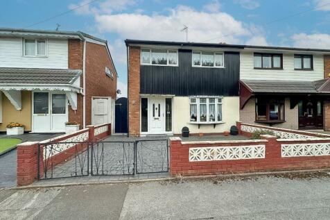 3 bedroom semi-detached house for sale