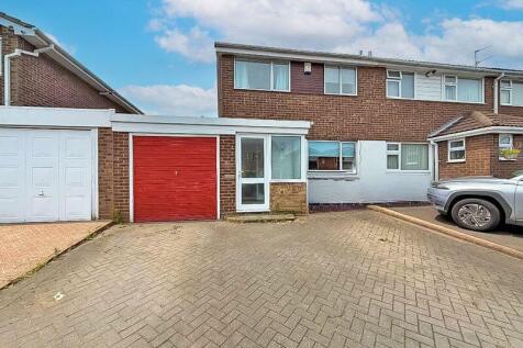 3 bedroom semi-detached house for sale