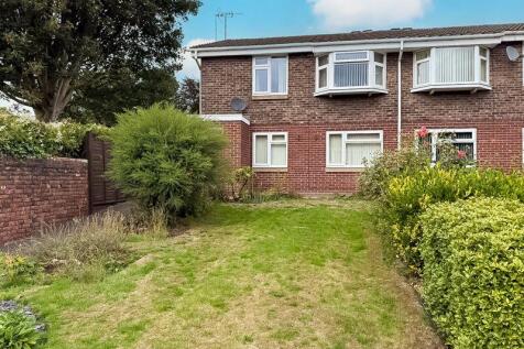 Newlands Close, Willenhall 2 bed apartment for sale