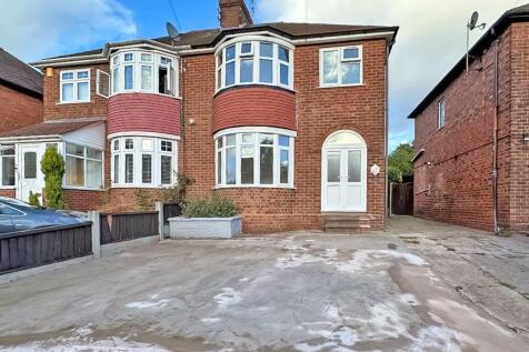 3 bedroom semi-detached house for sale