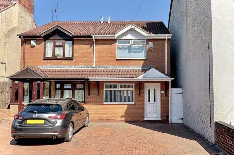 Commonside, Brierley Hill, DY5 4LD 2 bed semi