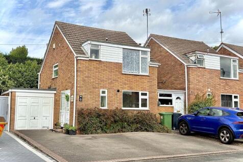 Kingham Close, LOWER GORNAL, DY3 2PH 3 bed link detached house for sale