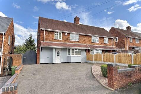 Baker Avenue, WOODCROSS, WV14 9BT 3 bed semi