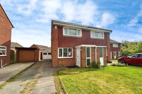 2 bedroom semi-detached house for sale