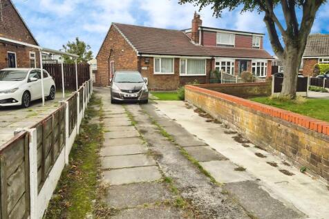 Haweswater Close, Manchester M34 2 bed bungalow for sale