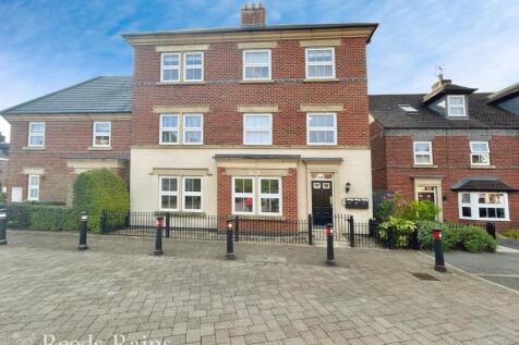 Partington Square, Cheshire WA7 2 bed apartment for sale