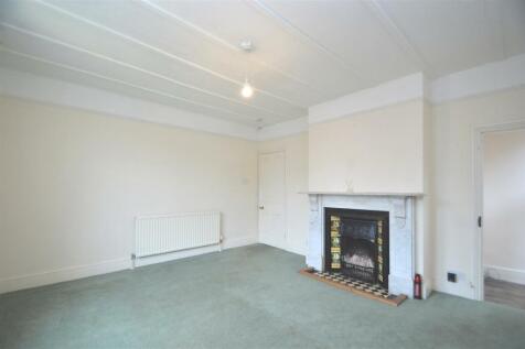 Yarborough Road, East Cowes 2 bed flat for sale