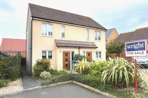 2 bedroom semi-detached house for sale