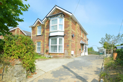 CHARMING CHARACTER HOME * SANDOWN 4 bed semi