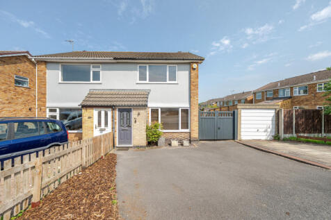 Kenmore Crescent, Coalville... 3 bed semi