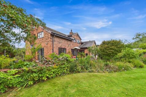 Stryt Isa, Hope, LL12 4 bed detached house for sale