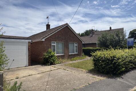 Hollow Oak Road, Stoborough, Wareham 3 bed detached bungalow for sale