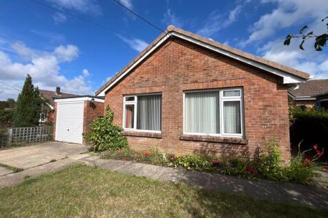 Hollow Oak Road, Stoborough, Wareham 3 bed detached bungalow for sale