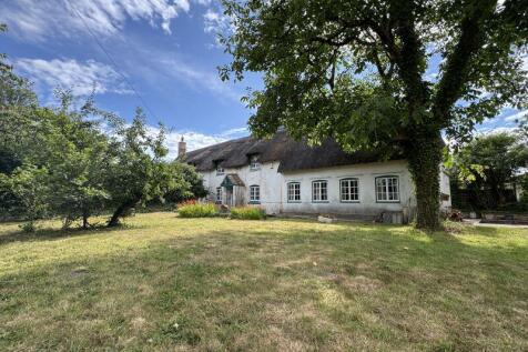 East Knighton, Dorchester 4 bed cottage for sale