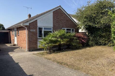 Wessex Oval, Carey, Wareham 3 bed detached bungalow for sale