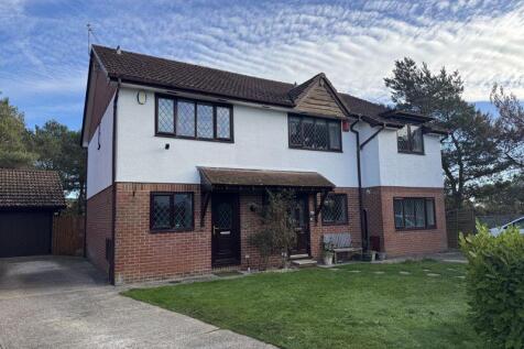 Woodlands Drive, Sandford, Wareham 2 bed semi