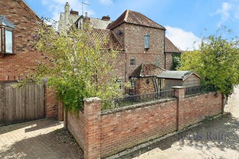 Breighton, East Riding of Yorkshi YO8 3 bed detached house for sale