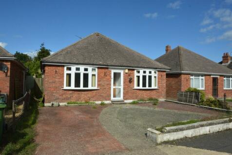 2 bedroom detached bungalow for sale