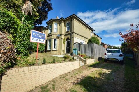 CENTRAL RYDE 5 bed detached house for sale