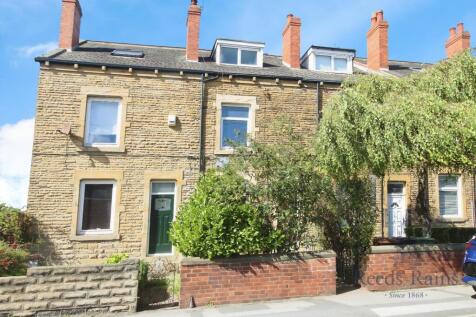 Wakefield Road, Leeds LS26 4 bed terraced house for sale