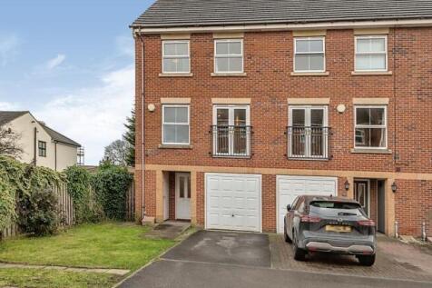 Glebe Court, Leeds LS26 4 bed end of terrace house for sale