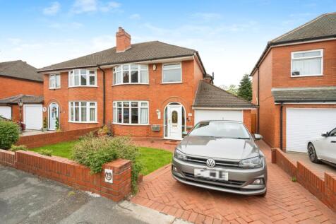 3 bedroom semi-detached house for sale