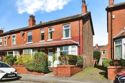 Abbey Road, Greater Manchester M33 3 bed end of terrace house for sale
