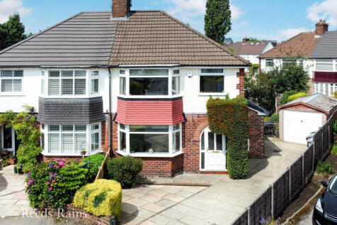 Fairywell Drive, Greater Manchester M33 3 bed semi