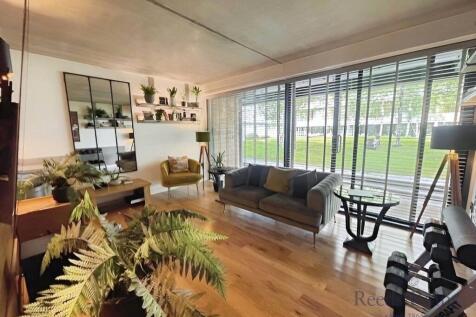 Woodfield Road, Greater Manchester WA14 1 bed apartment for sale