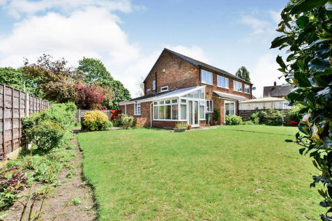 Wendover Road, Greater Manchester M23 3 bed semi