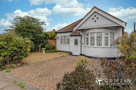 2 bedroom detached bungalow for sale