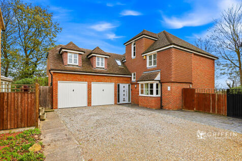 6 bedroom detached house for sale