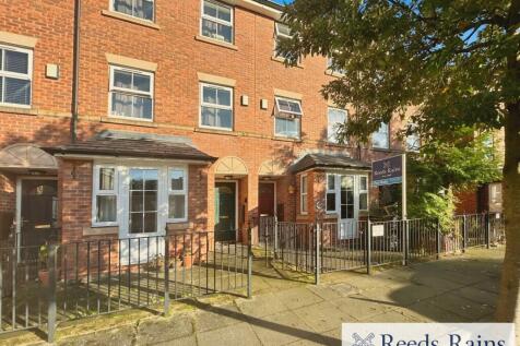 4 bedroom terraced house for sale