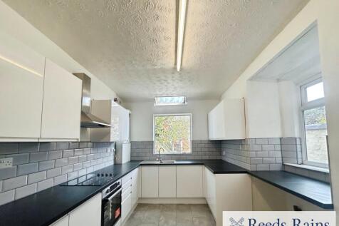 Seedley Park Road, Greater Manchester M6 4 bed terraced house for sale