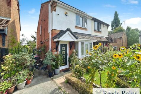 Tenbury Close, Greater Manchester M6 3 bed semi