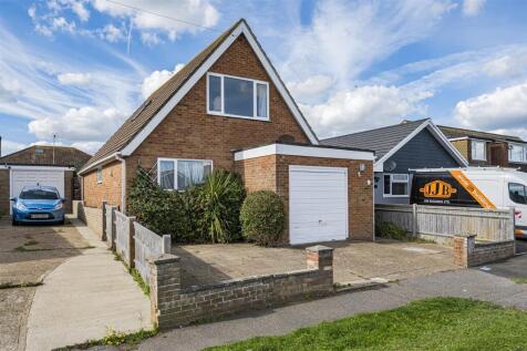 Edith Avenue North, Peacehaven 3 bed detached house for sale