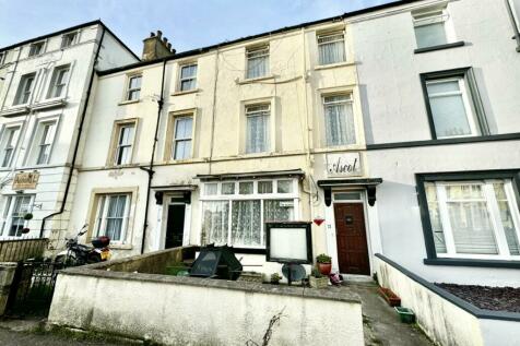 7 bedroom terraced house for sale